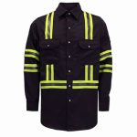 Camisa industrial negra con franjas reflectantes verdes para mayor visibilidad